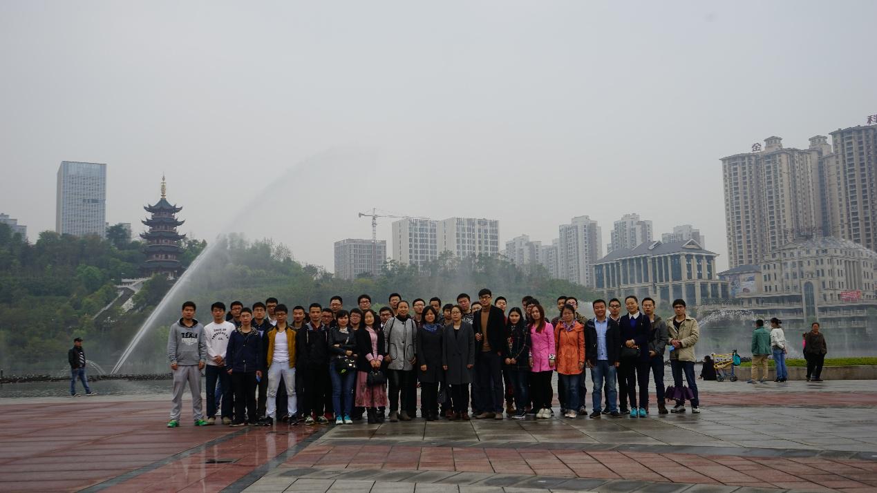 重庆大学师生赴永川凤凰湖工业园基地考察图片