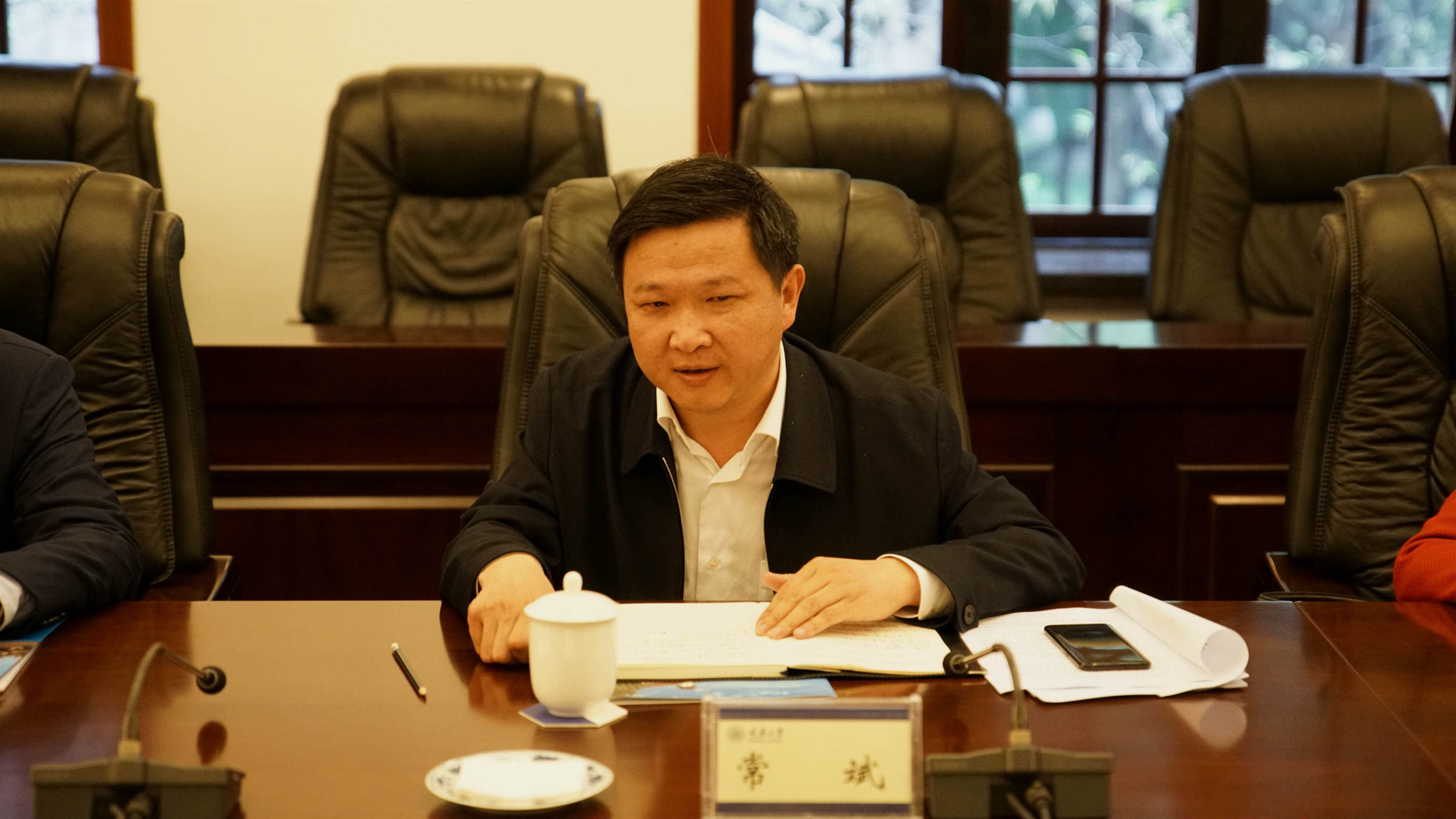 常斌表示,重庆大学一直以来为重庆市经济发展提供了宝贵的智力支持.