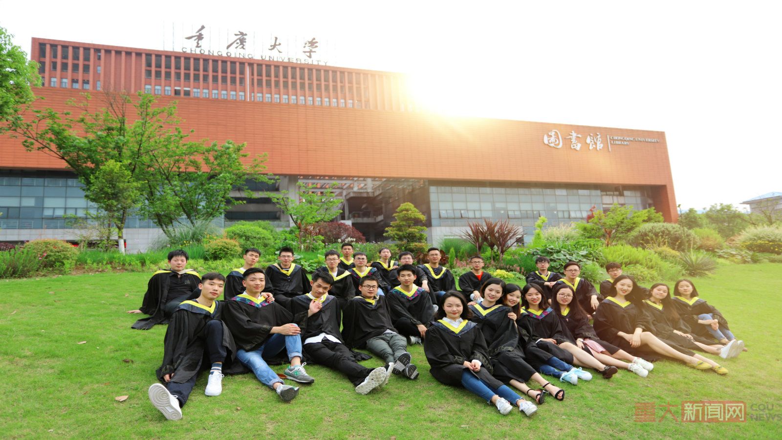 重庆大学毕业季创意照片