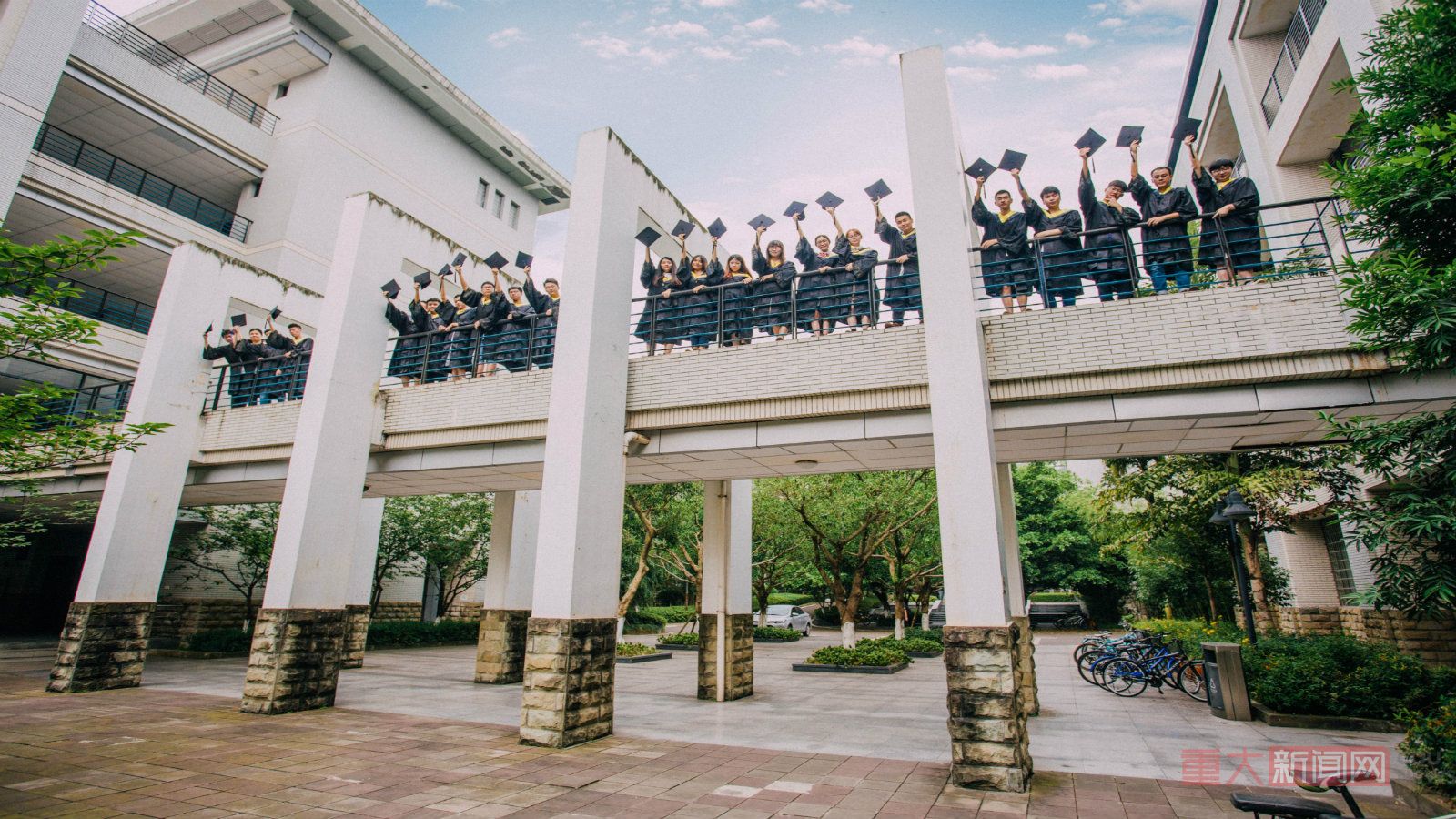 重庆大学毕业季创意照片