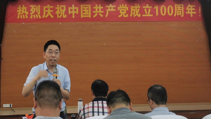大数据与软件学院党委组织师生观看庆祝中国共产党成立100周年大会直播4.jpg