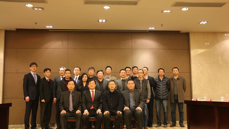 1488339641645213.jpg 出席“联合煤炭研究中心”谅解备忘录签字仪式的领导及来宾合影.jpg