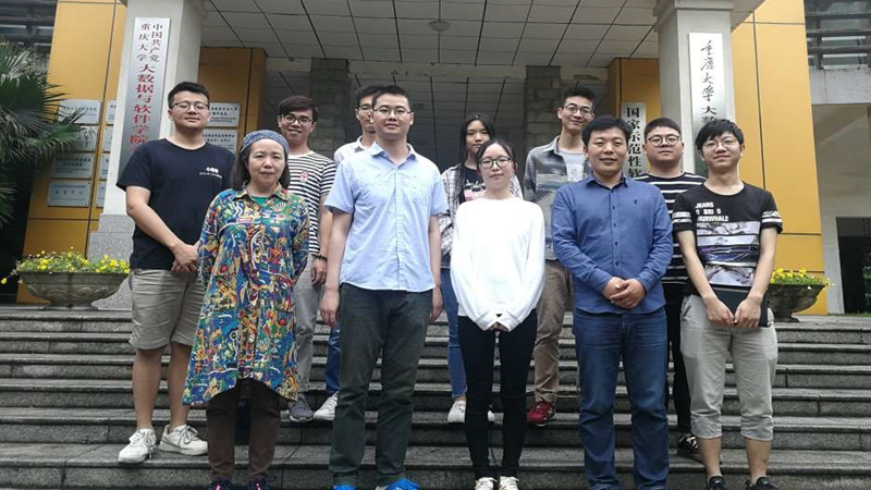 雷新雨博士报告会-合照_副本.jpg