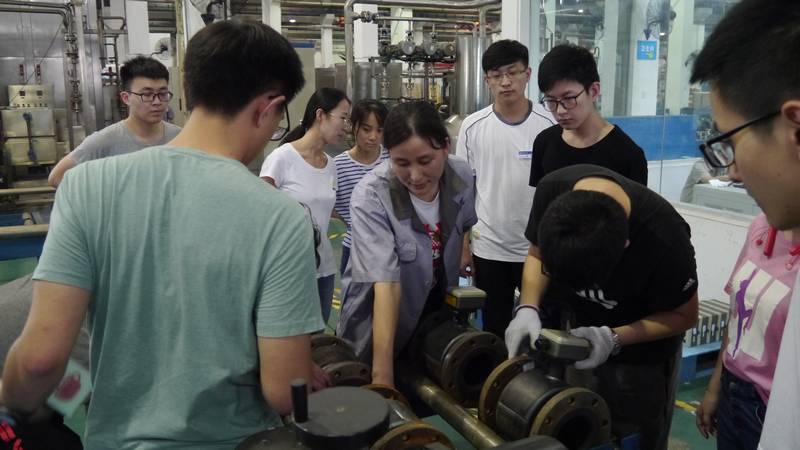 20190703光电测控2016级专业实习嵌入-川仪组现场研讨14_cr.jpg