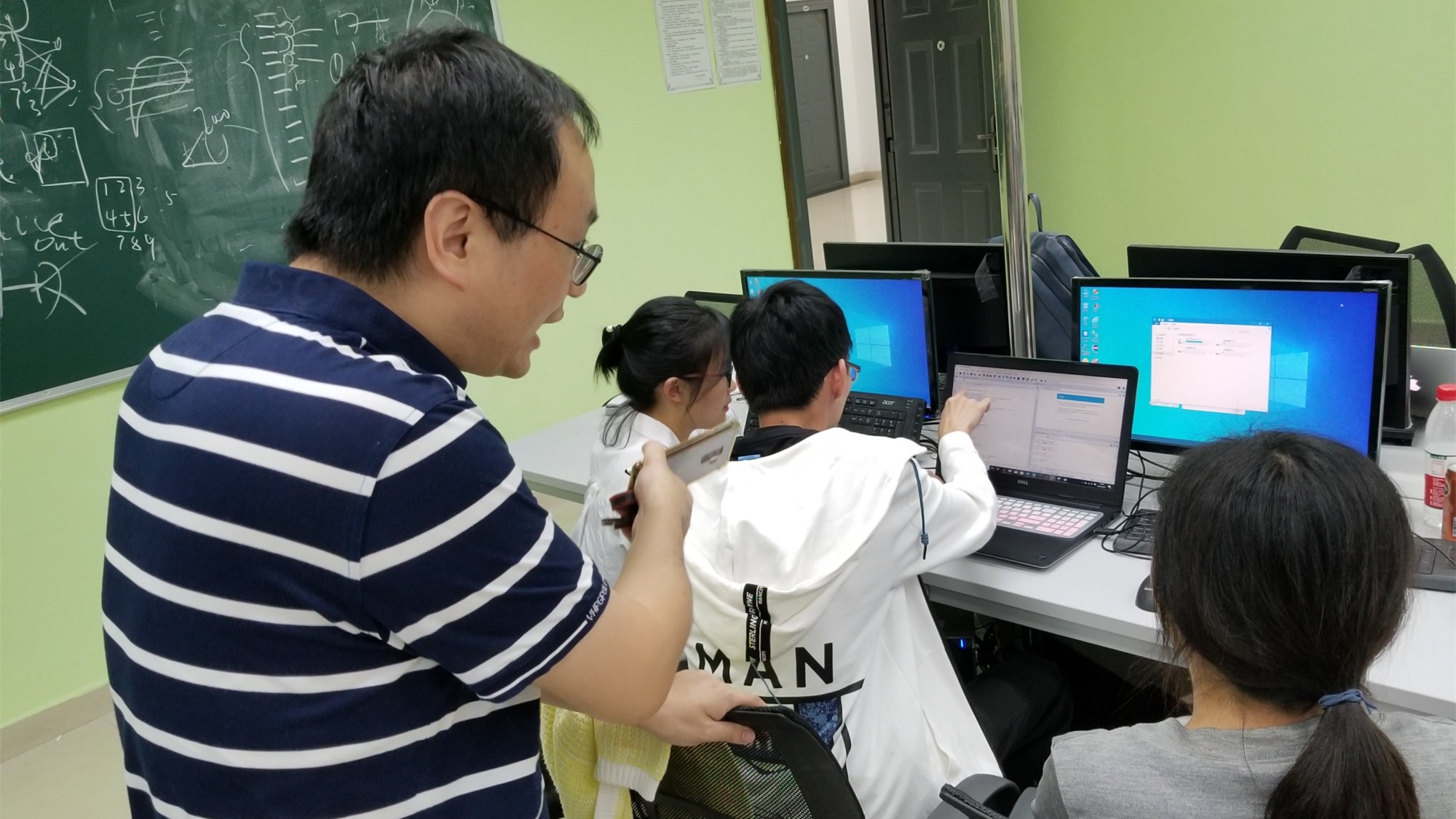 实验室活动1_副本.jpg