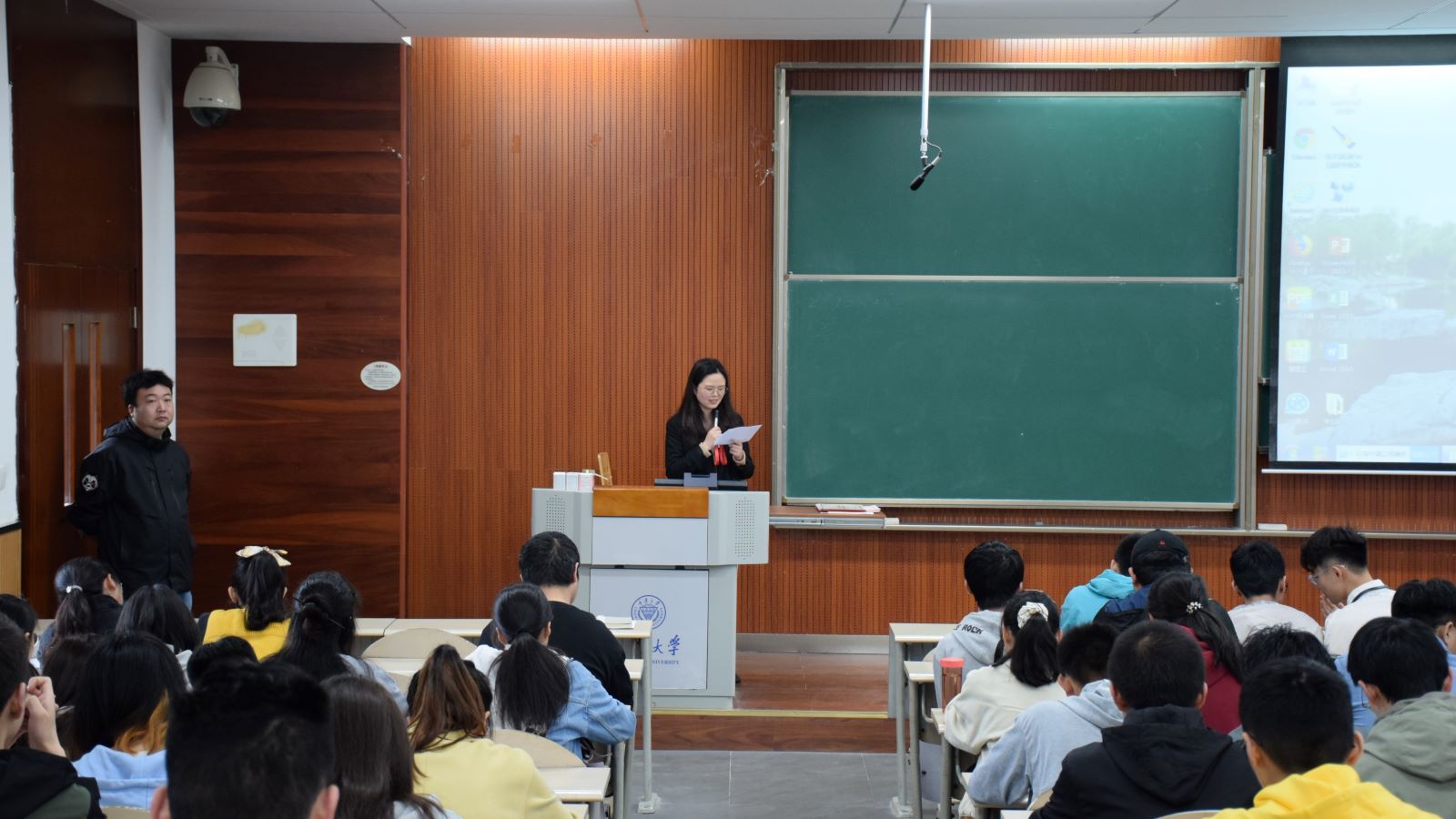 陈经宝2021.4.15@——汪老师(辅导员)介绍.JPG