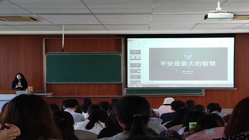 年级大会3.jpg