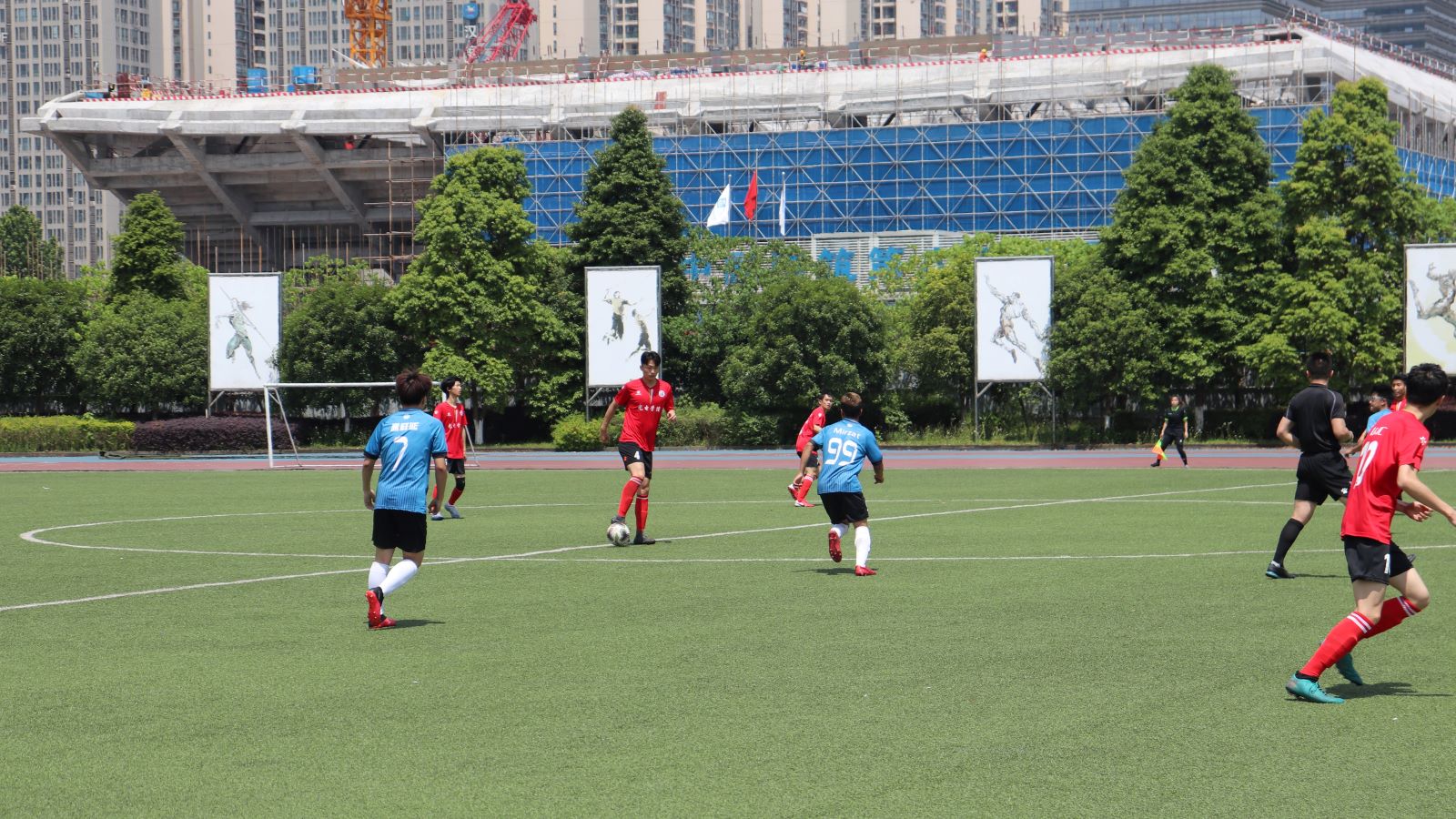 陈经宝2021.5.9@——带球.JPG