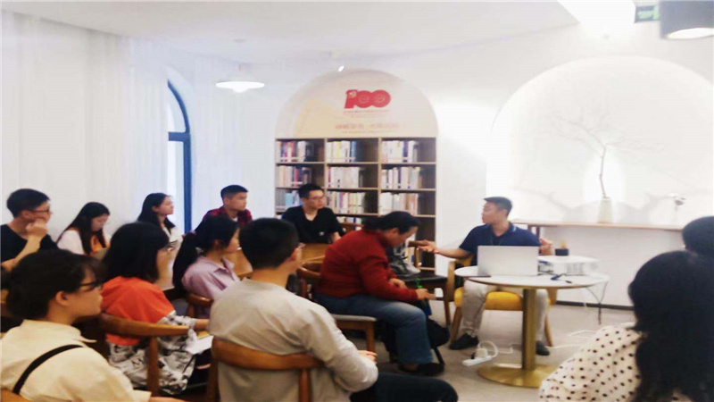 逸夫楼讲座图片二.jpg