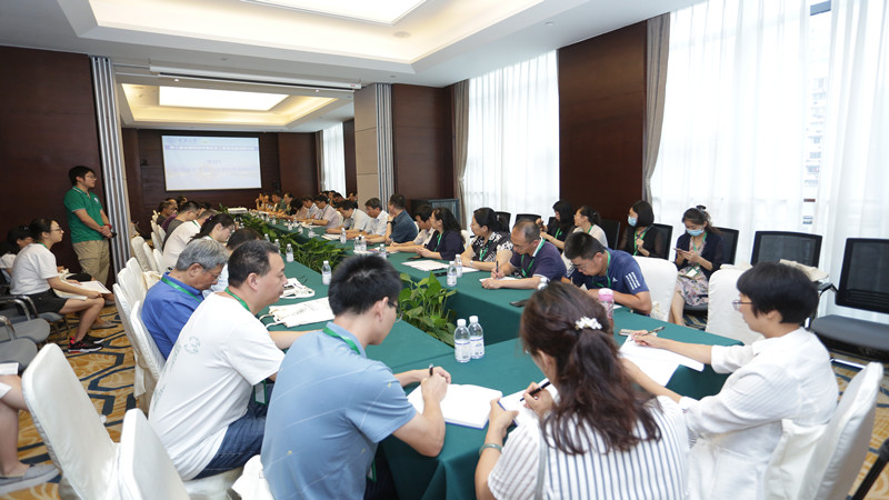 圆桌会议_副本.jpg