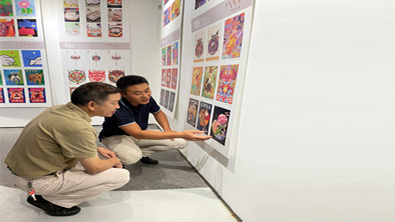 书记观展.jpg