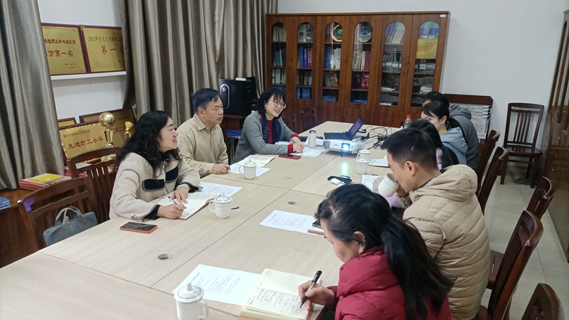 委员会议照片_副本.jpg