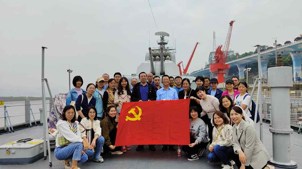 海疆博物馆大合影11_副本.jpg