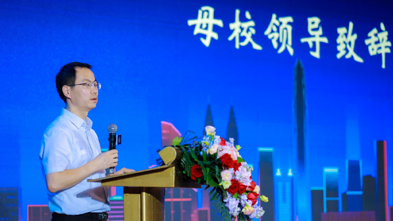 李校长发言.jpg