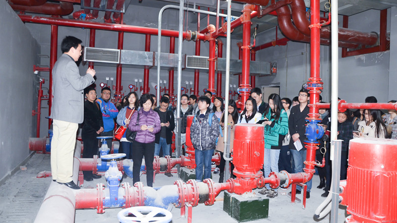 1655871061432225.jpg 联合毕业设计师生现场调研实习1_副本.jpg