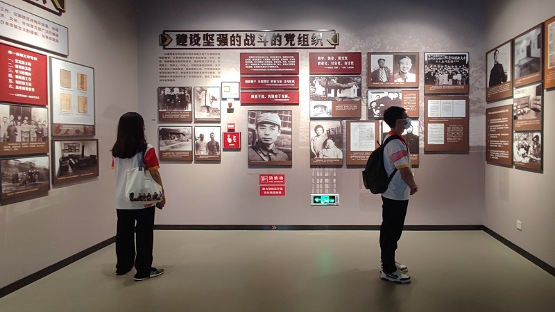 红岩革命纪念馆-图片1.jpg
