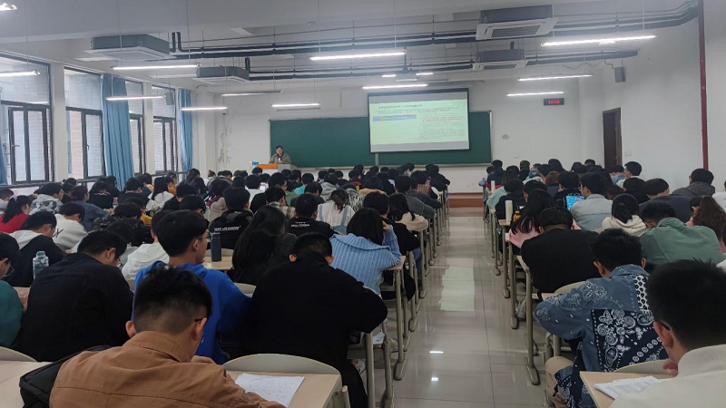 自动化学院开展“学术道德与学术规范”主题讲座.png
