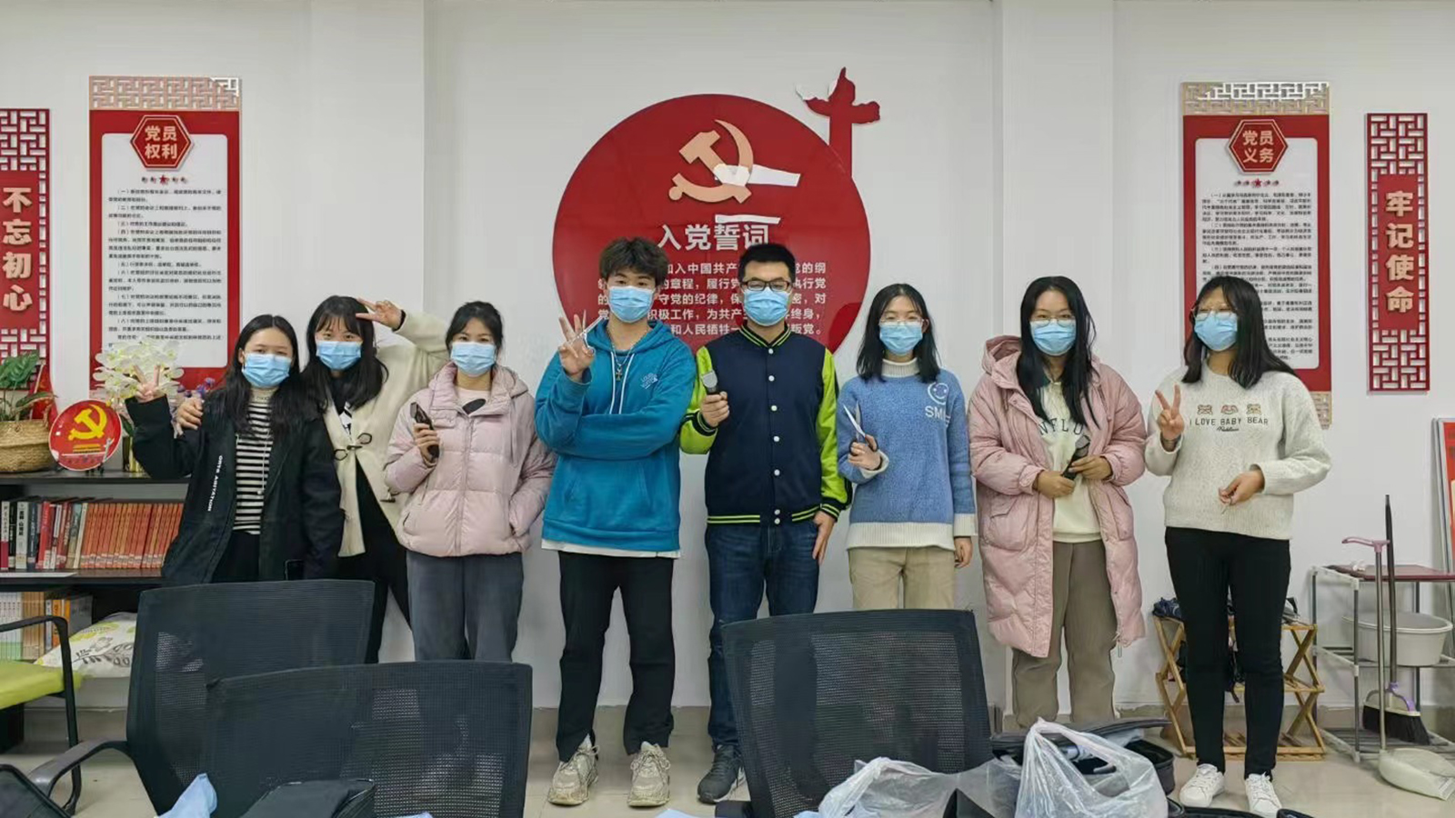 理发学生志愿者1.jpg