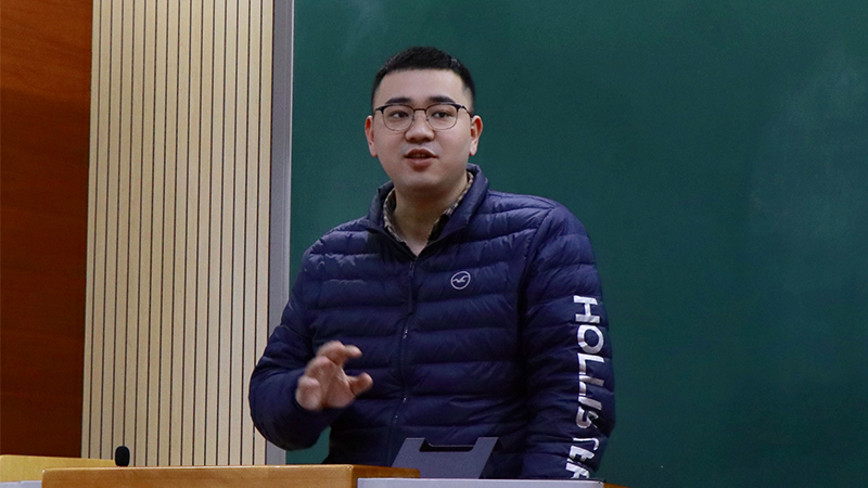 02老师发言.jpg