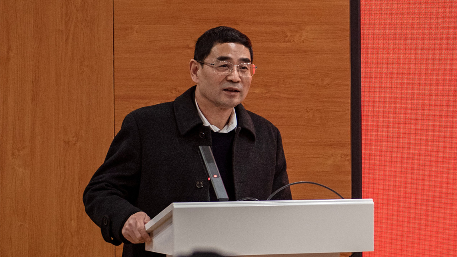 潘院士_副本.jpg