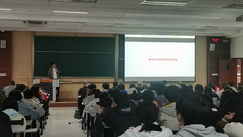 02讲座现场（后方）.jpg