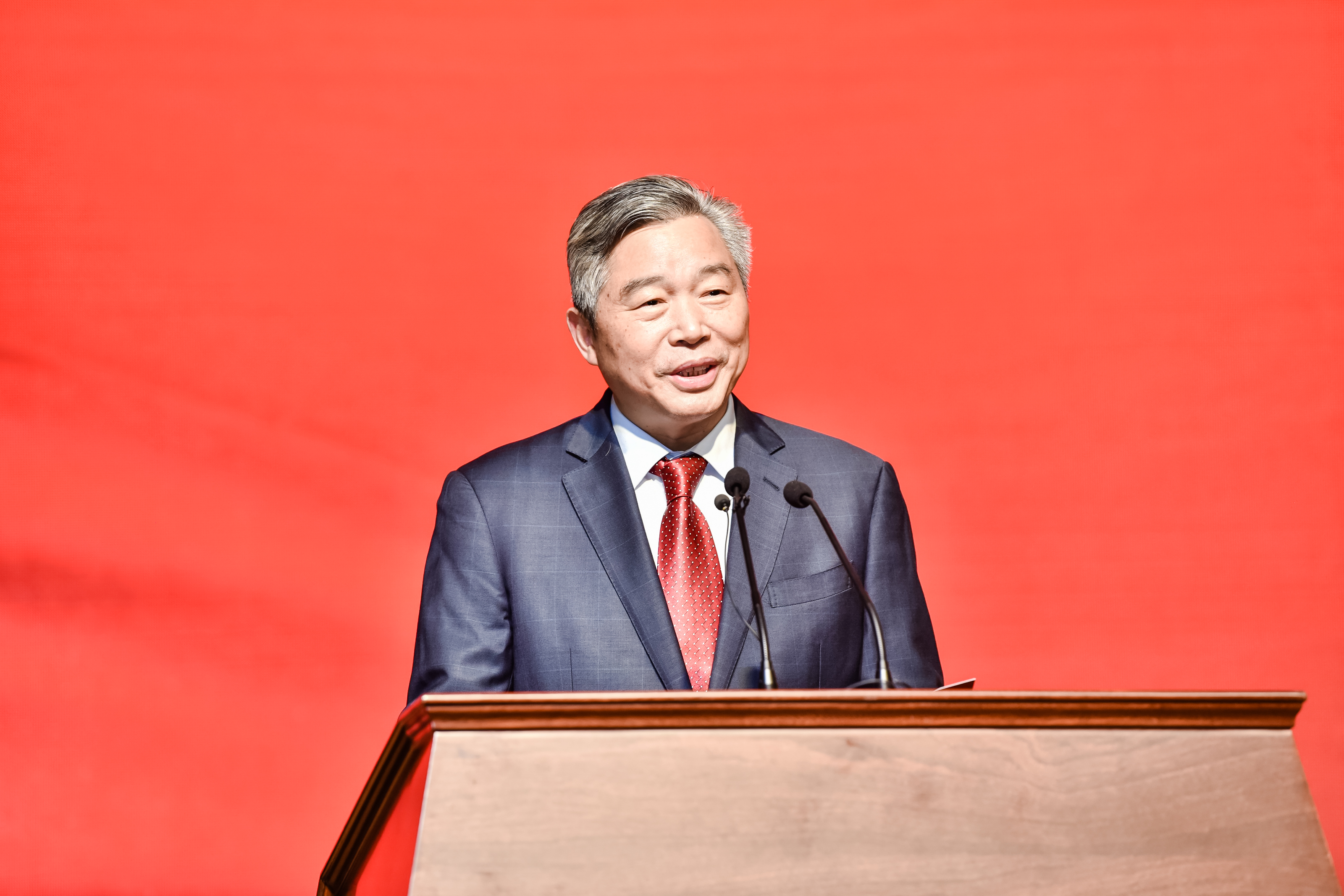 图3 刘汉龙宣读表彰决定.jpg