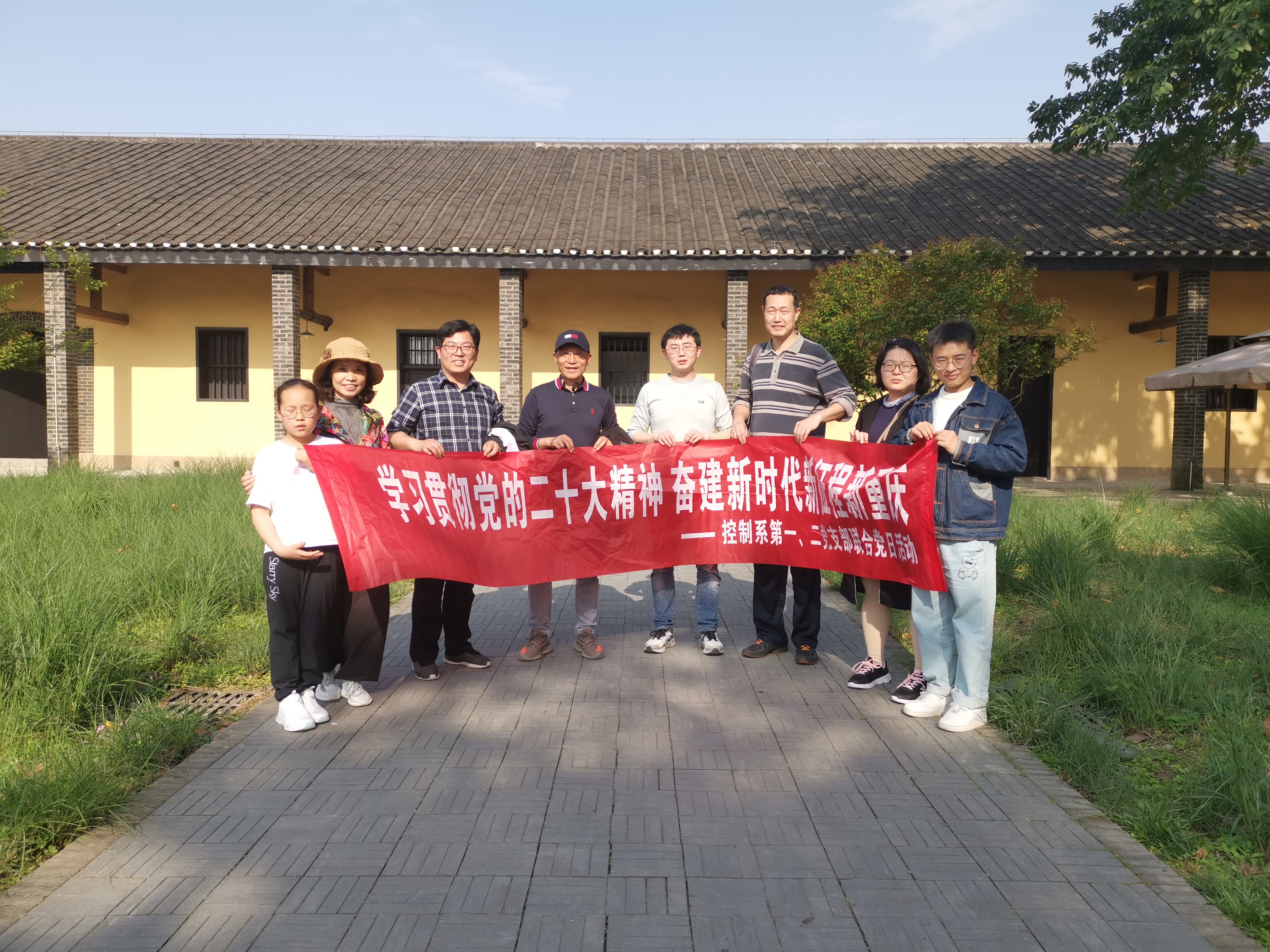 a5d10858b45b9817ca754695cae8c19.jpg
