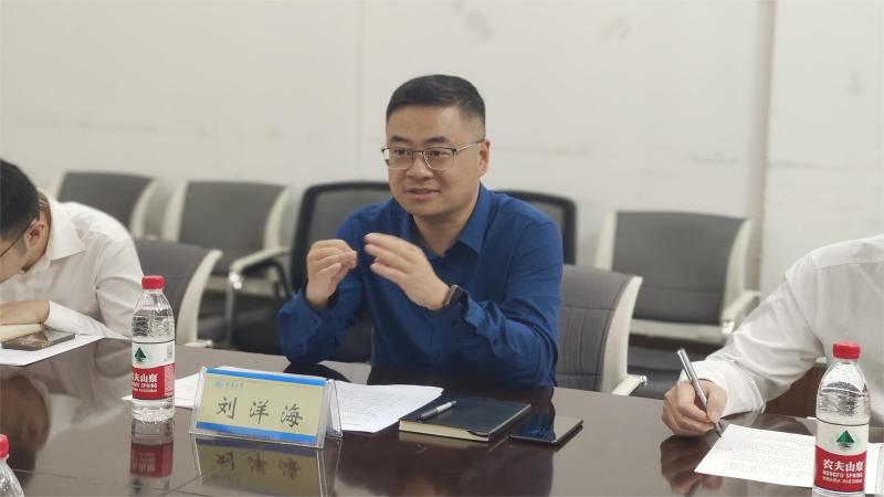 图5 刘洋海作介绍.jpg