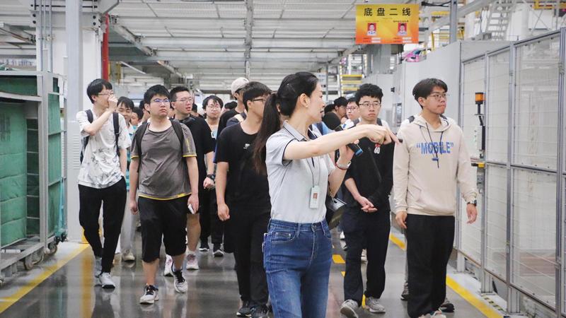 0704重大光电学院2020级师生参观照片集 (5).jpg