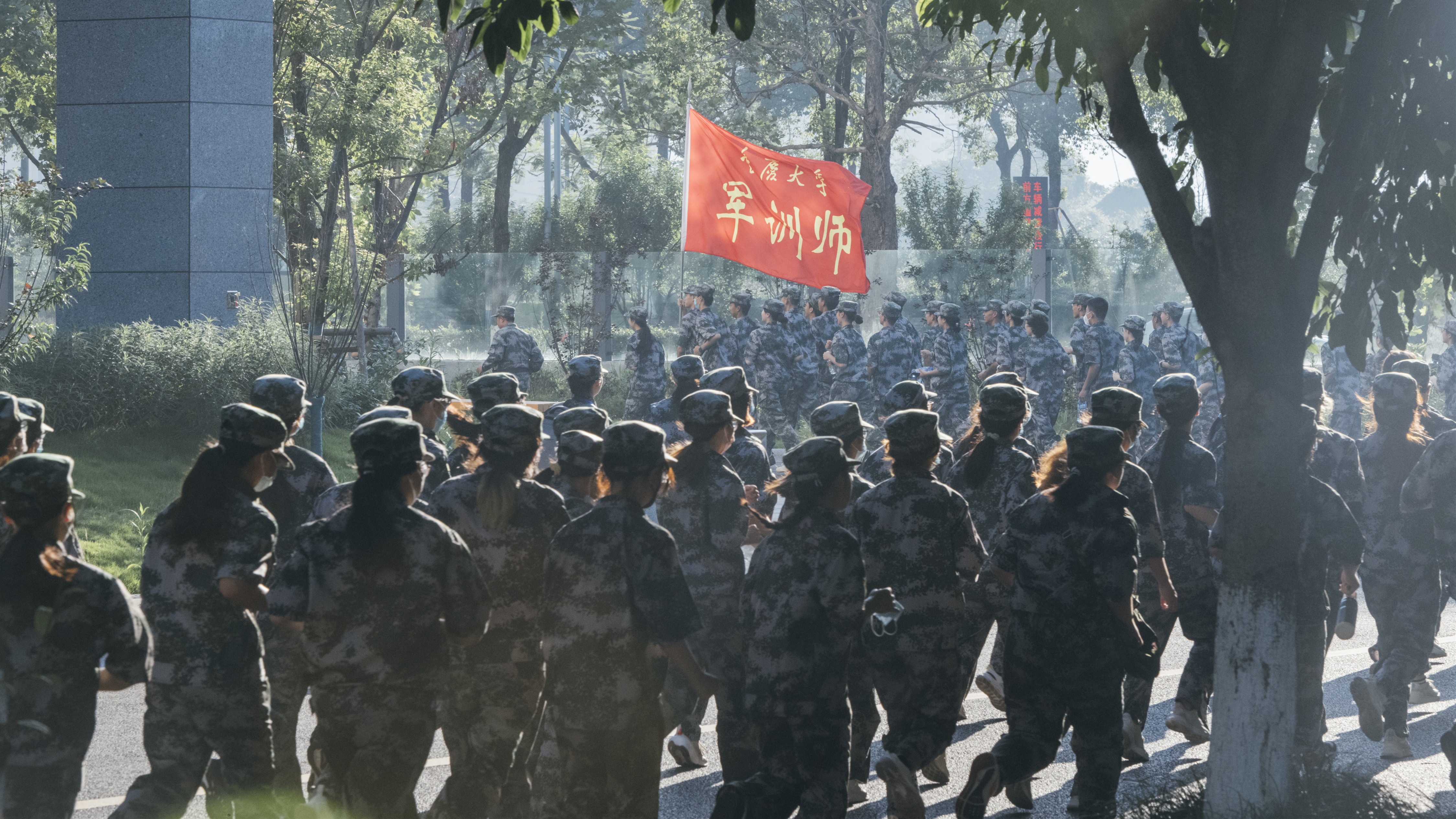 军训师行进的副本_副本.jpg