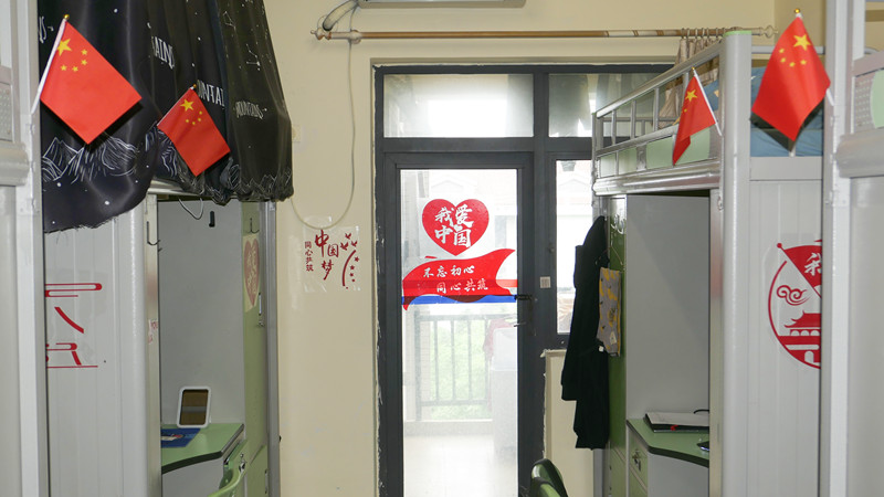 寝室营造红色文化氛围1_副本.jpg