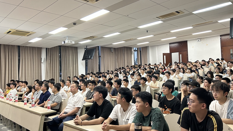 新生见面会安全教育3_副本.jpg