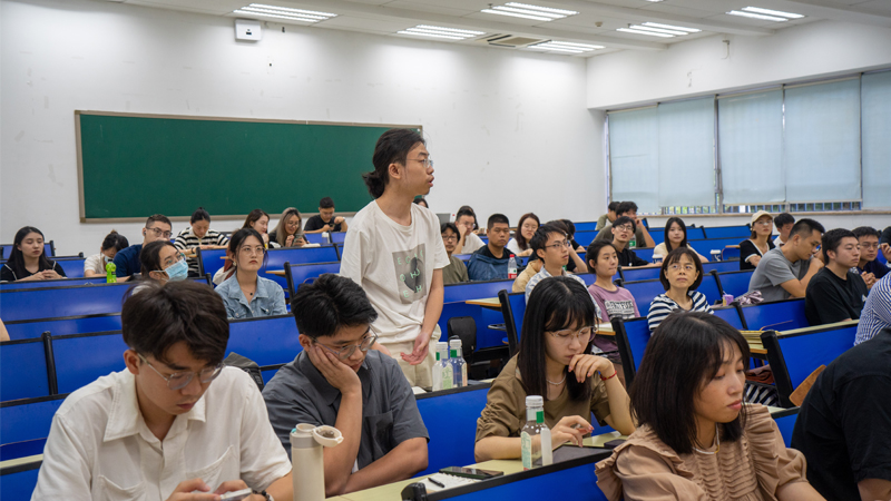 7学生提问.jpg