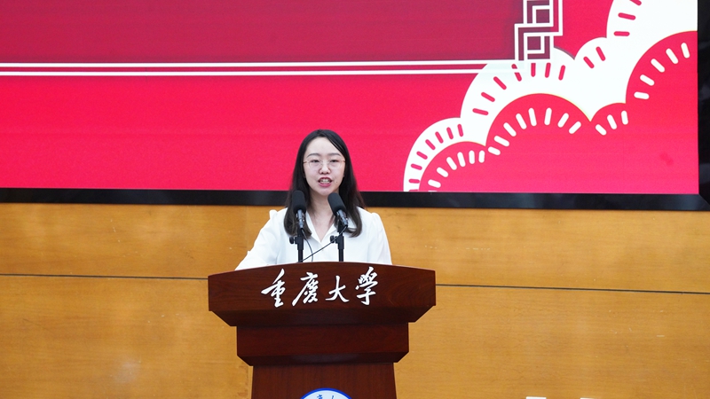 学生代表讲话.jpg
