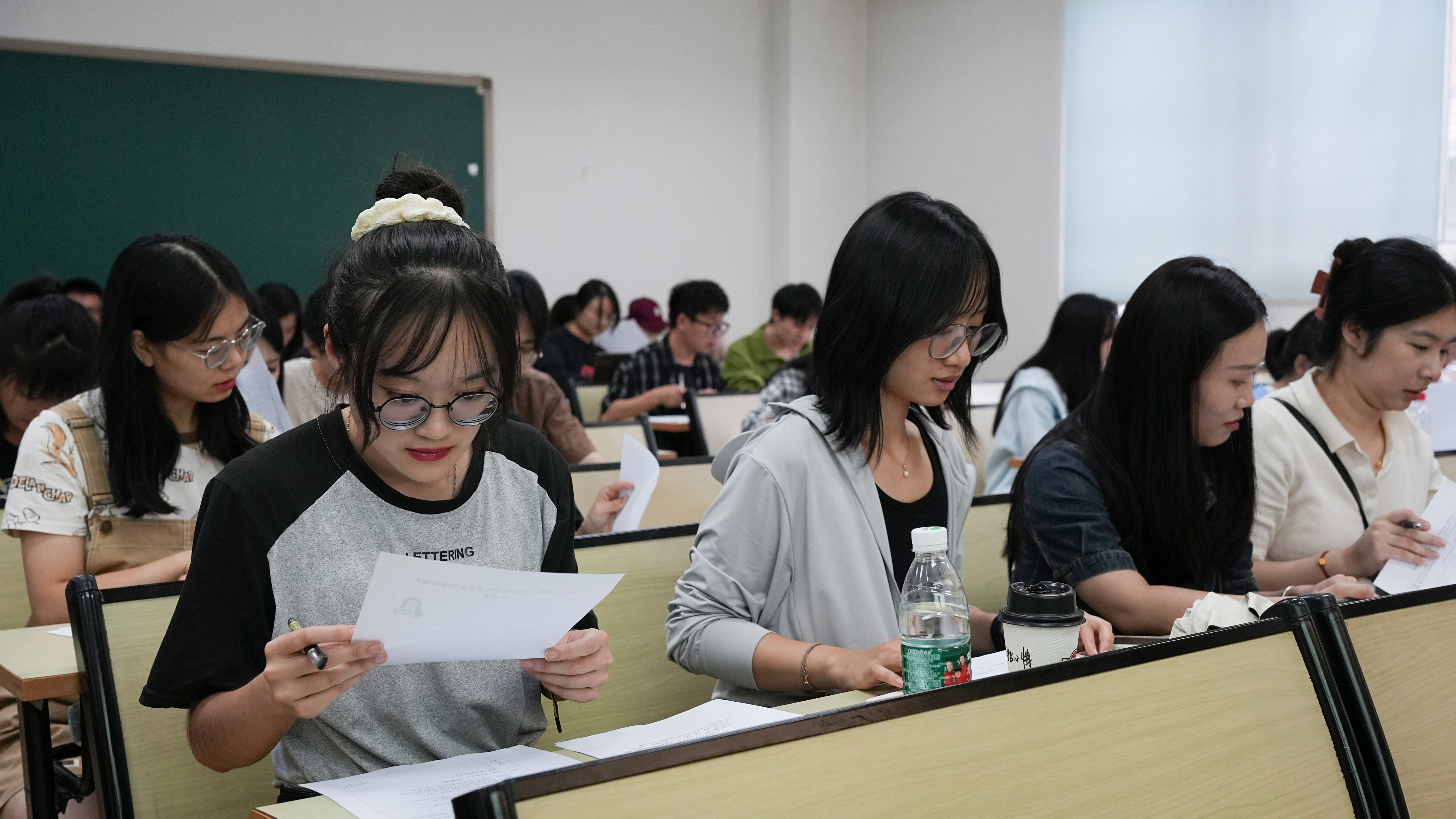 12同学投票.jpg
