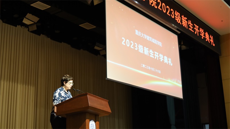 08留学生新生代表发言.JPG