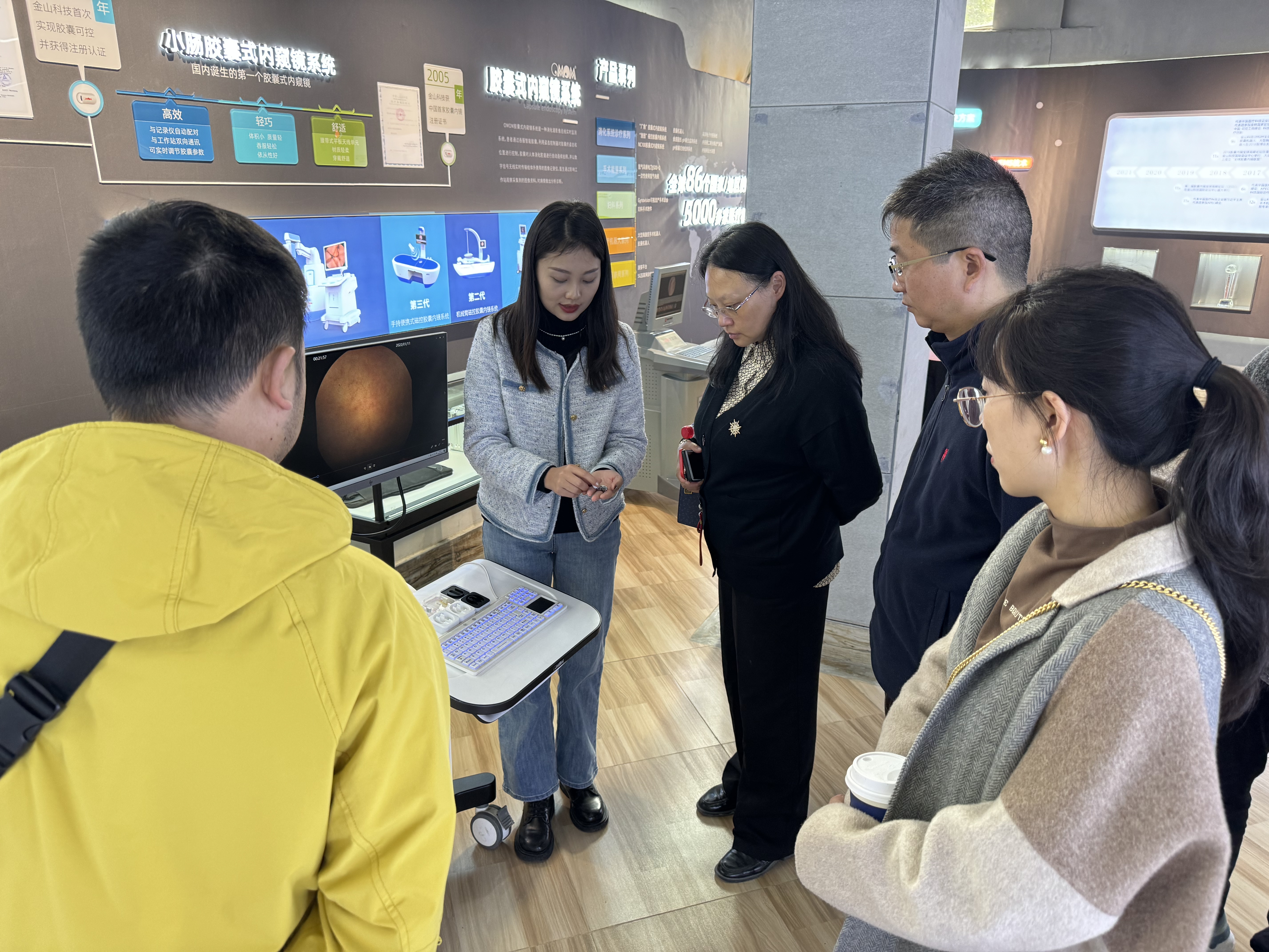 1701161817213049.jpg 参观2.jpg