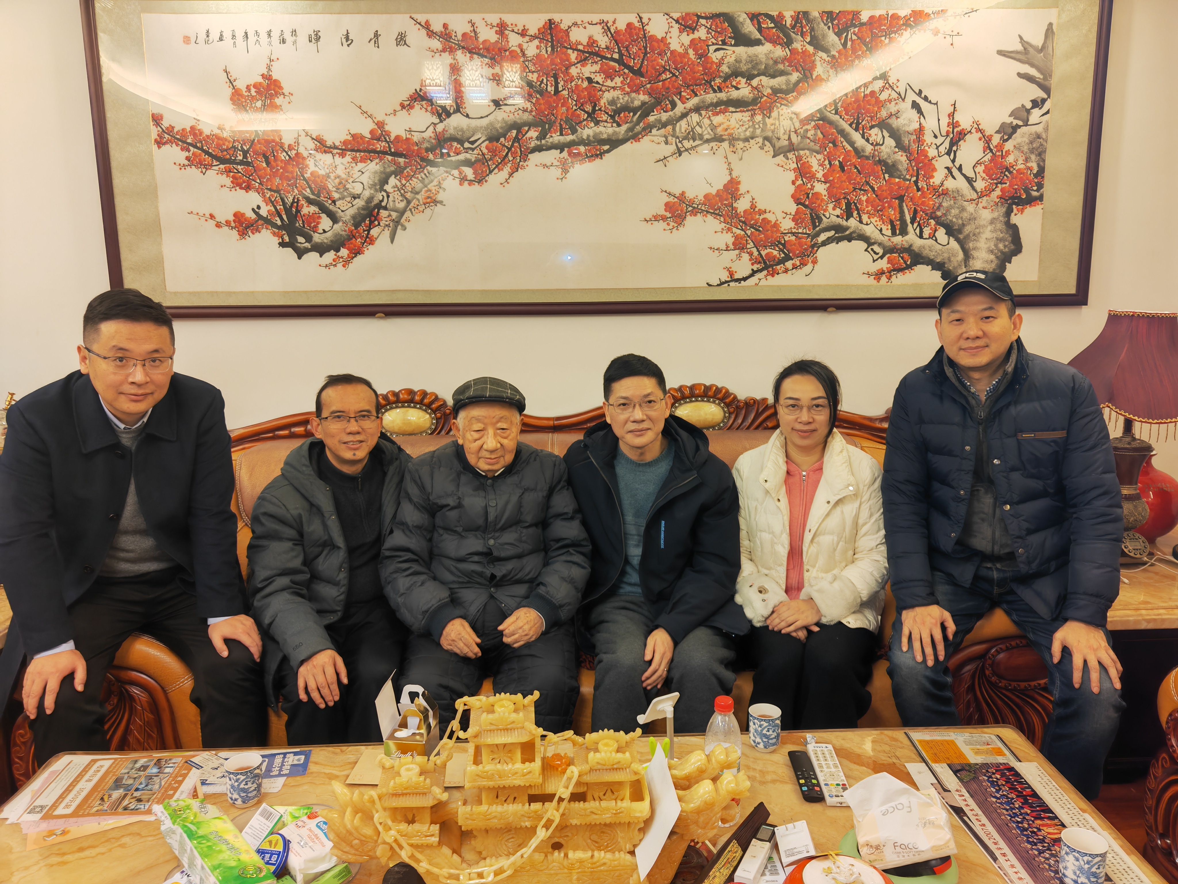 20240120 生物工程学院领导班子看望慰问退休老同志 -彭承琳.jpg