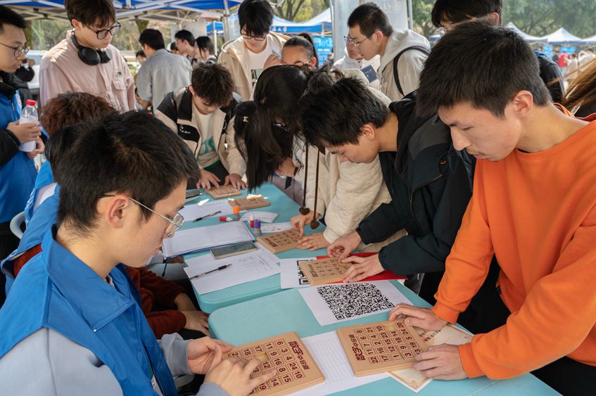 1710728500413492.jpg 数学文化节 (26 - 48)_副本.jpg