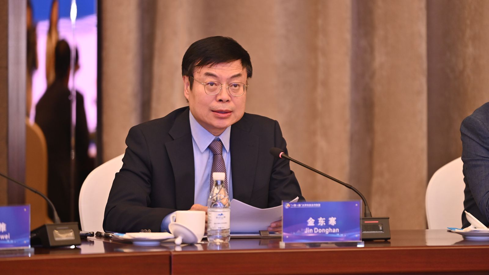 1728392173208384.jpg 11金东寒_副本.jpg