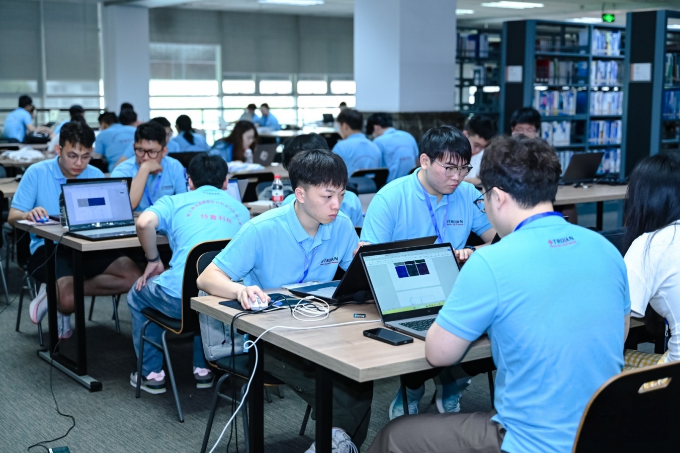 1750729127554141.jpg 07-4参赛选手比赛中2.jpg