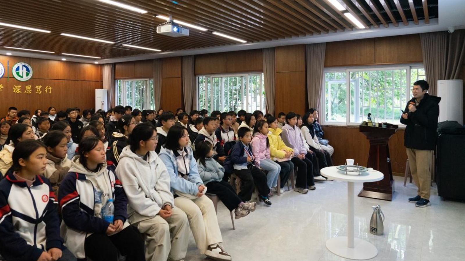 20251129农工党重庆大学总支助力“科技筑梦”行动携手綦江石壕学子共赴科学之旅1.jpg