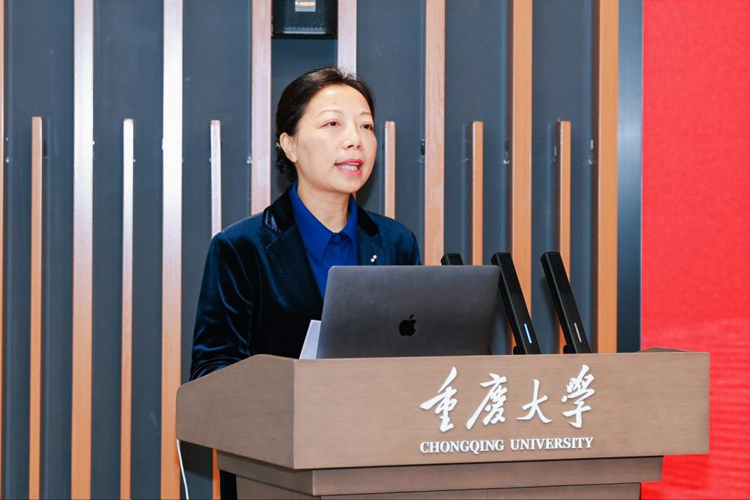 重庆市学生科学体育艺术发展中心书记杨韵凝.png