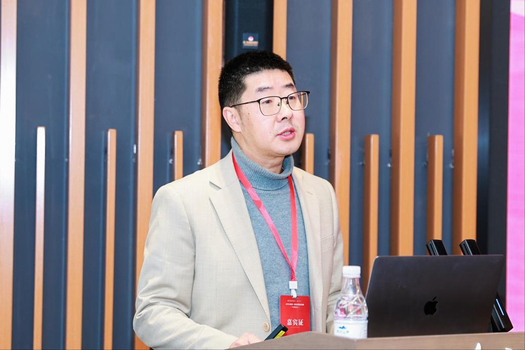 重庆师范大学美术学院院长罗晓欢.png