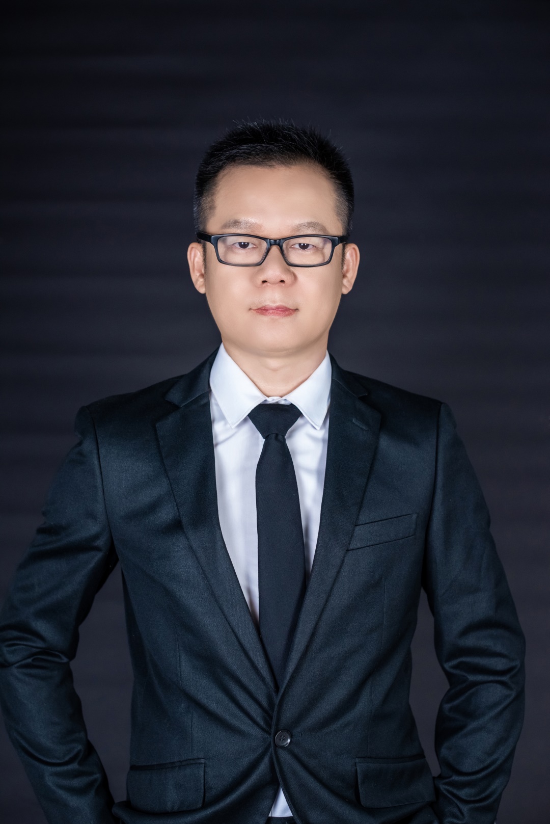 刘艺锋.jpg
