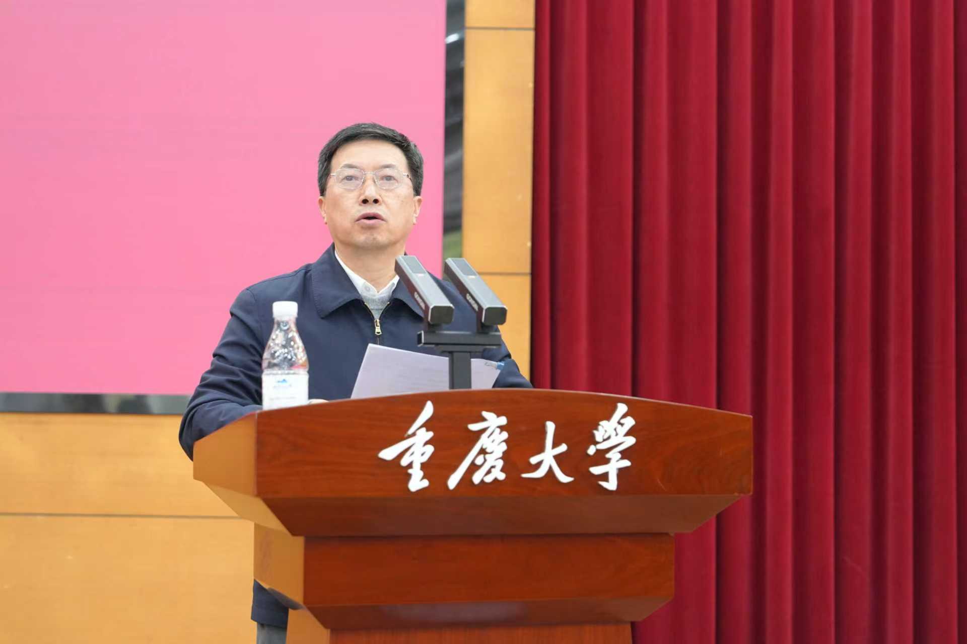 刘校长-新闻高.jpg