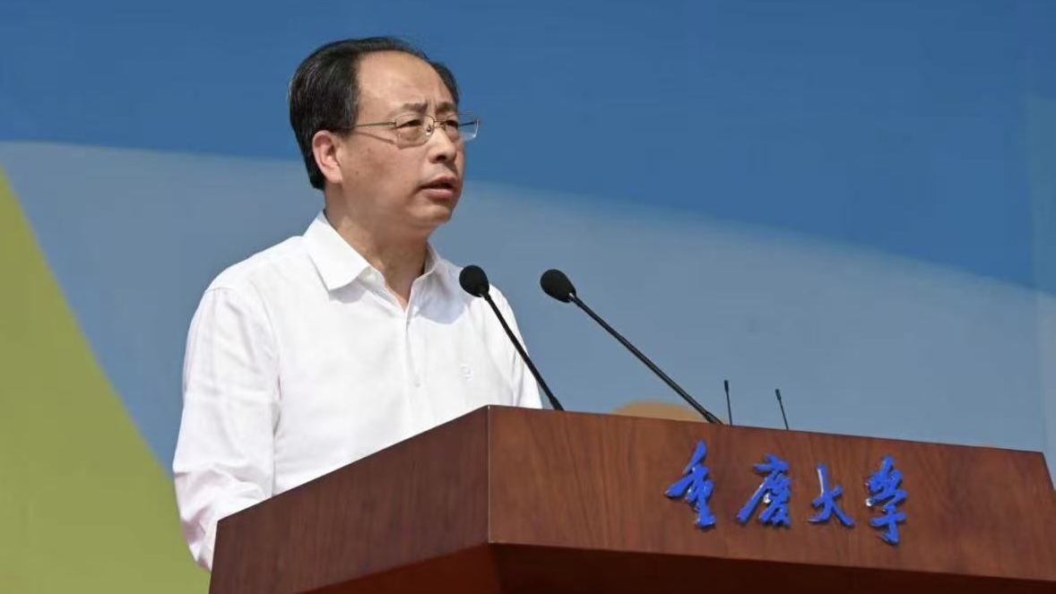 1775800259458462.jpg 校长.jpg