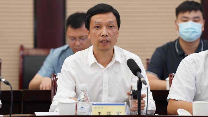 重庆大学实施“县中托管帮扶项目”签约仪式顺利举行
