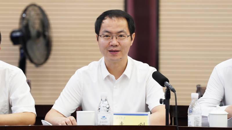 重庆大学实施“县中托管帮扶项目”签约仪式顺利举行