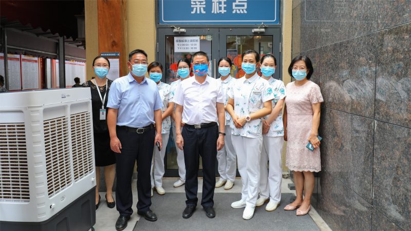 重庆市总工会党组书记姚红一行来院慰问高温一线职工并调研工会工作